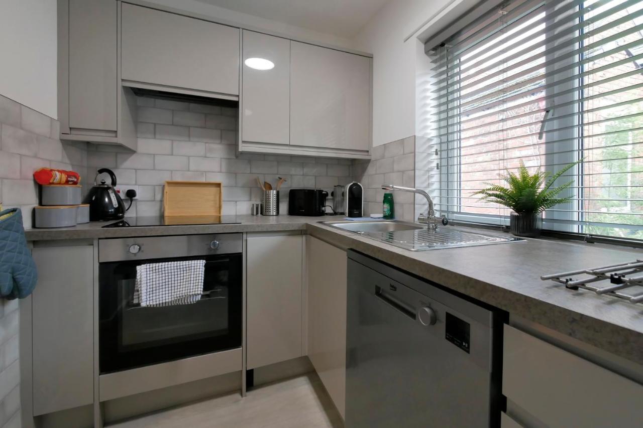 Апартаменти Crewe Short Lets 6 Victoria Court, Крю Екстер'єр фото