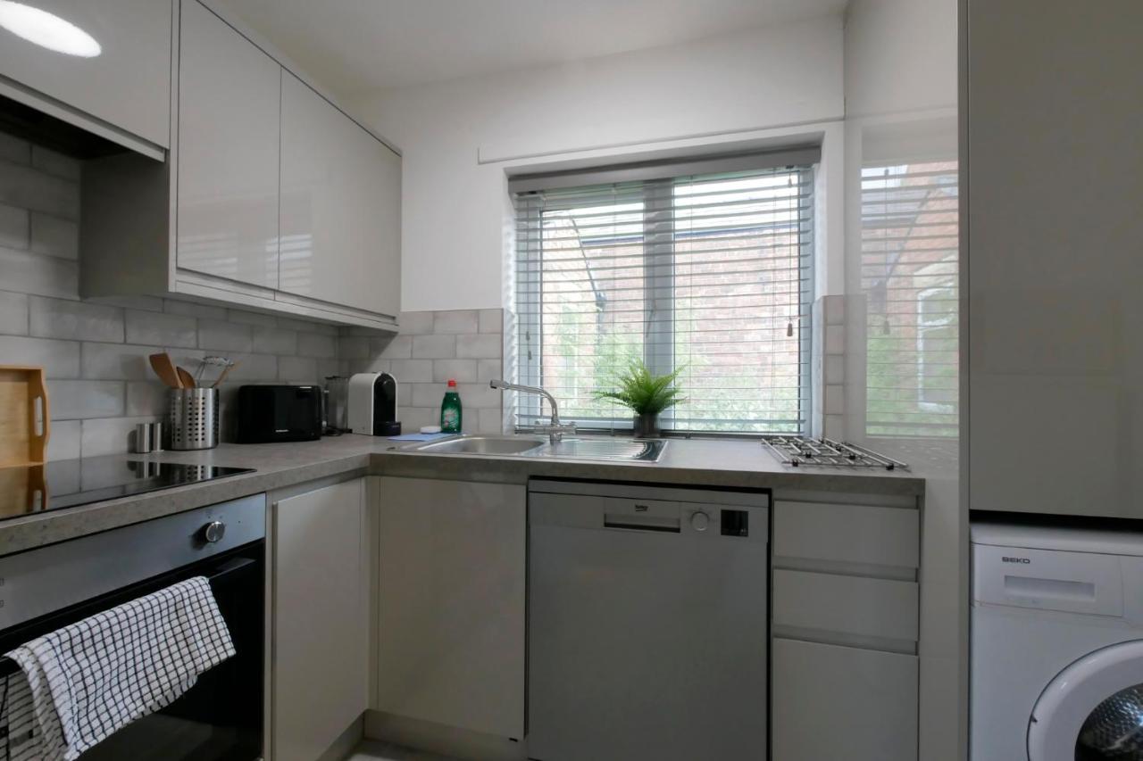 Апартаменти Crewe Short Lets 6 Victoria Court, Крю Екстер'єр фото